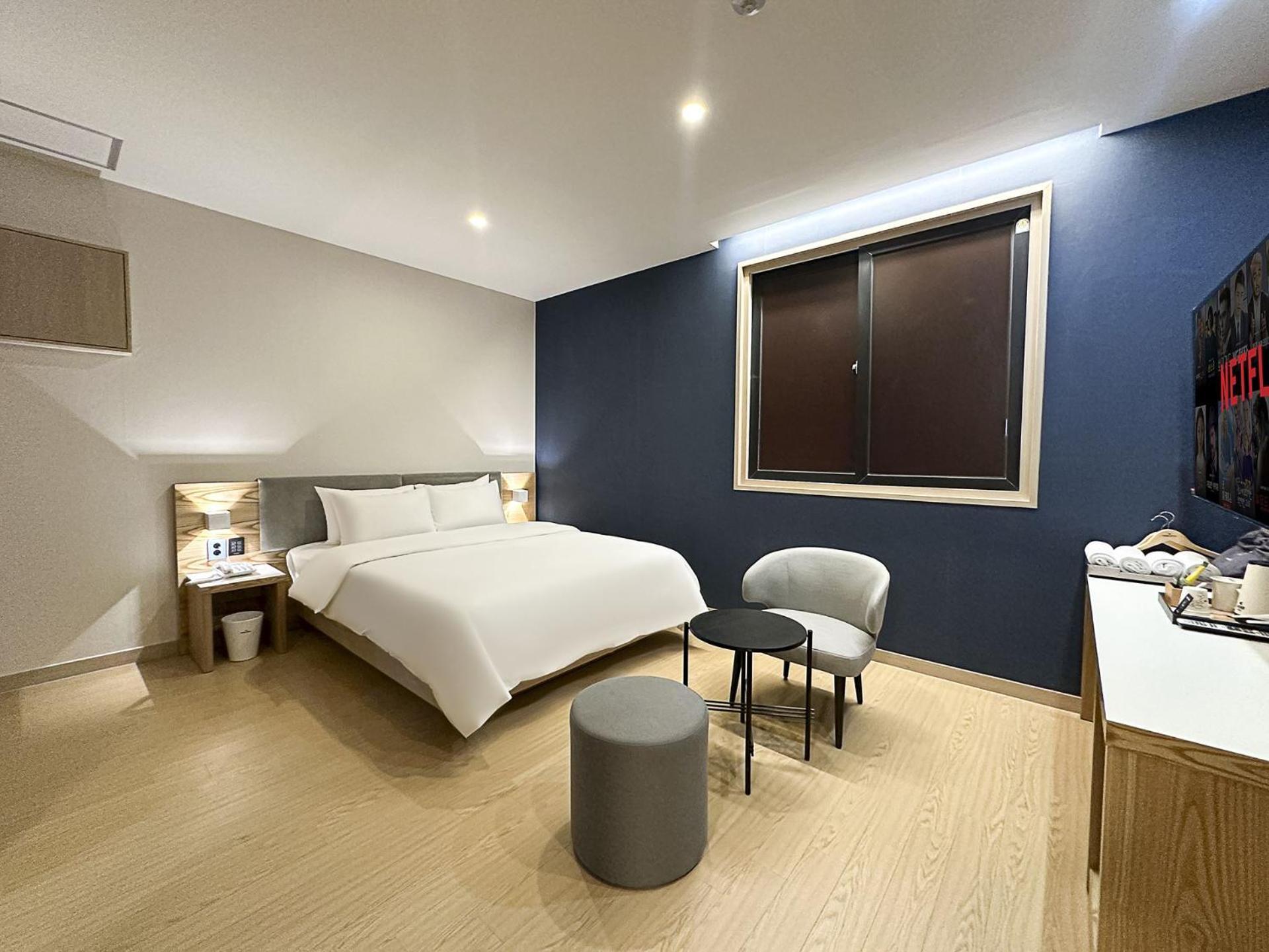 Hound Hotel Changwon Bagian luar foto