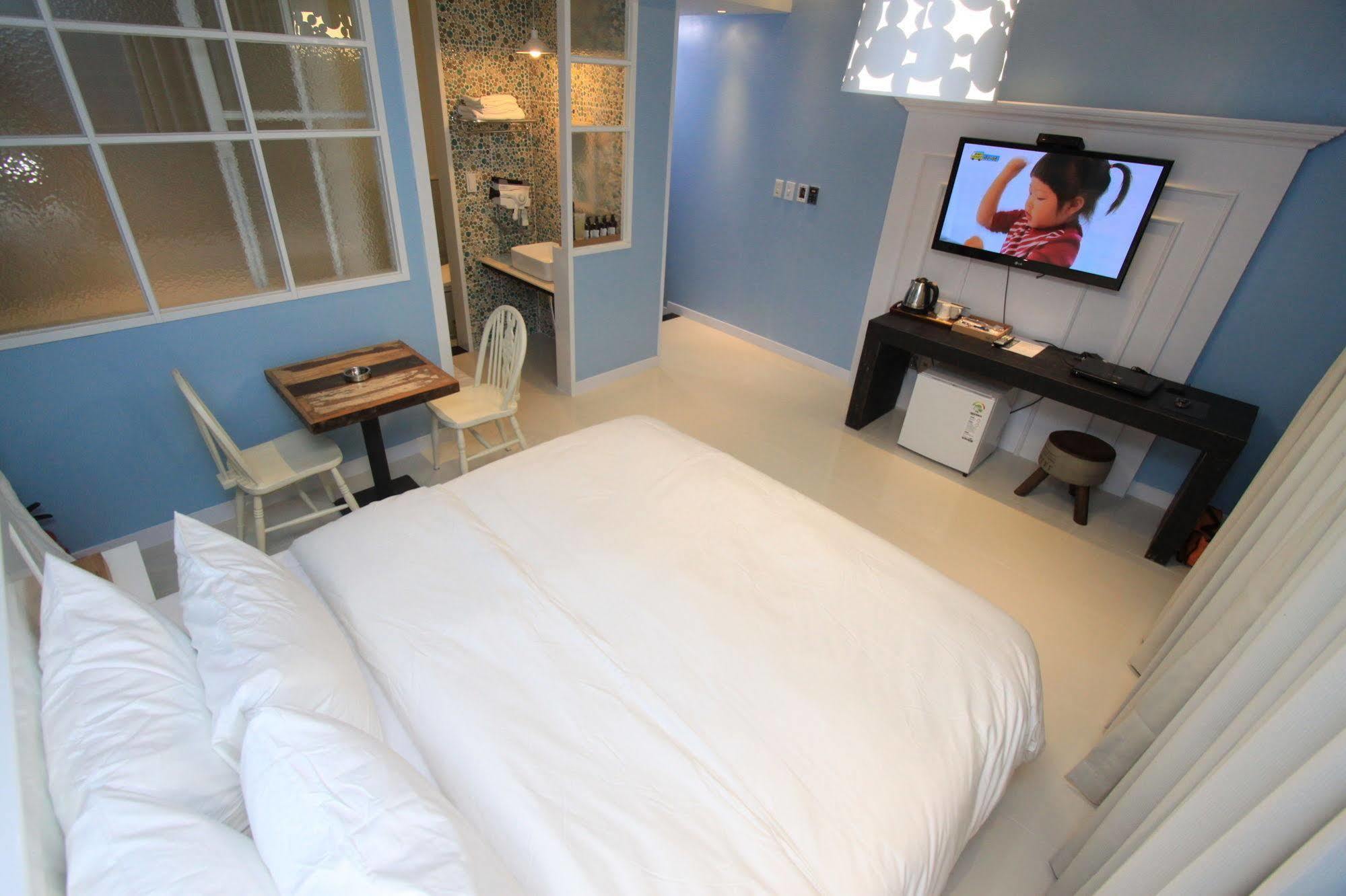 Hound Hotel Changwon Bagian luar foto